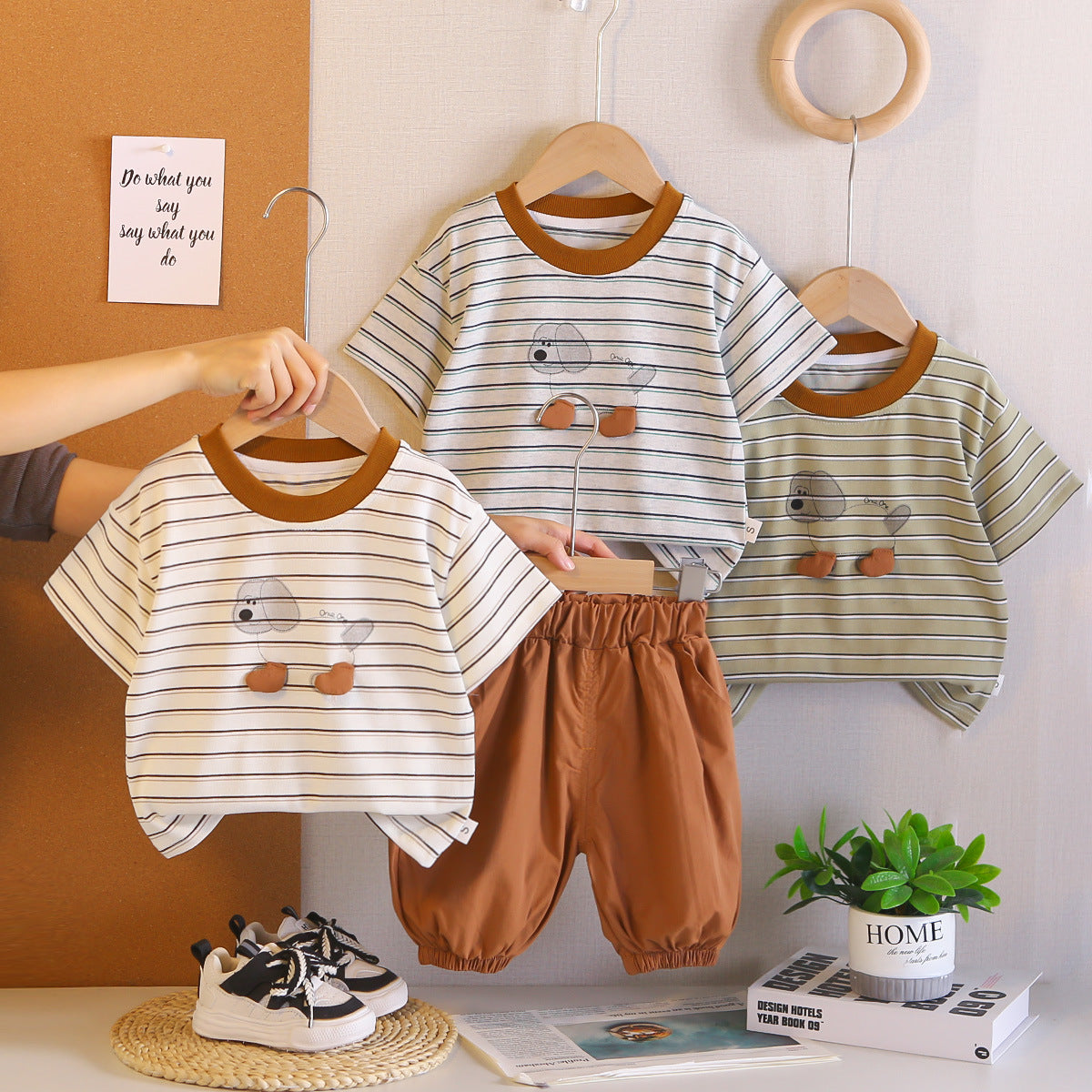 Casual striped short sleeved two-piece set for children in summer