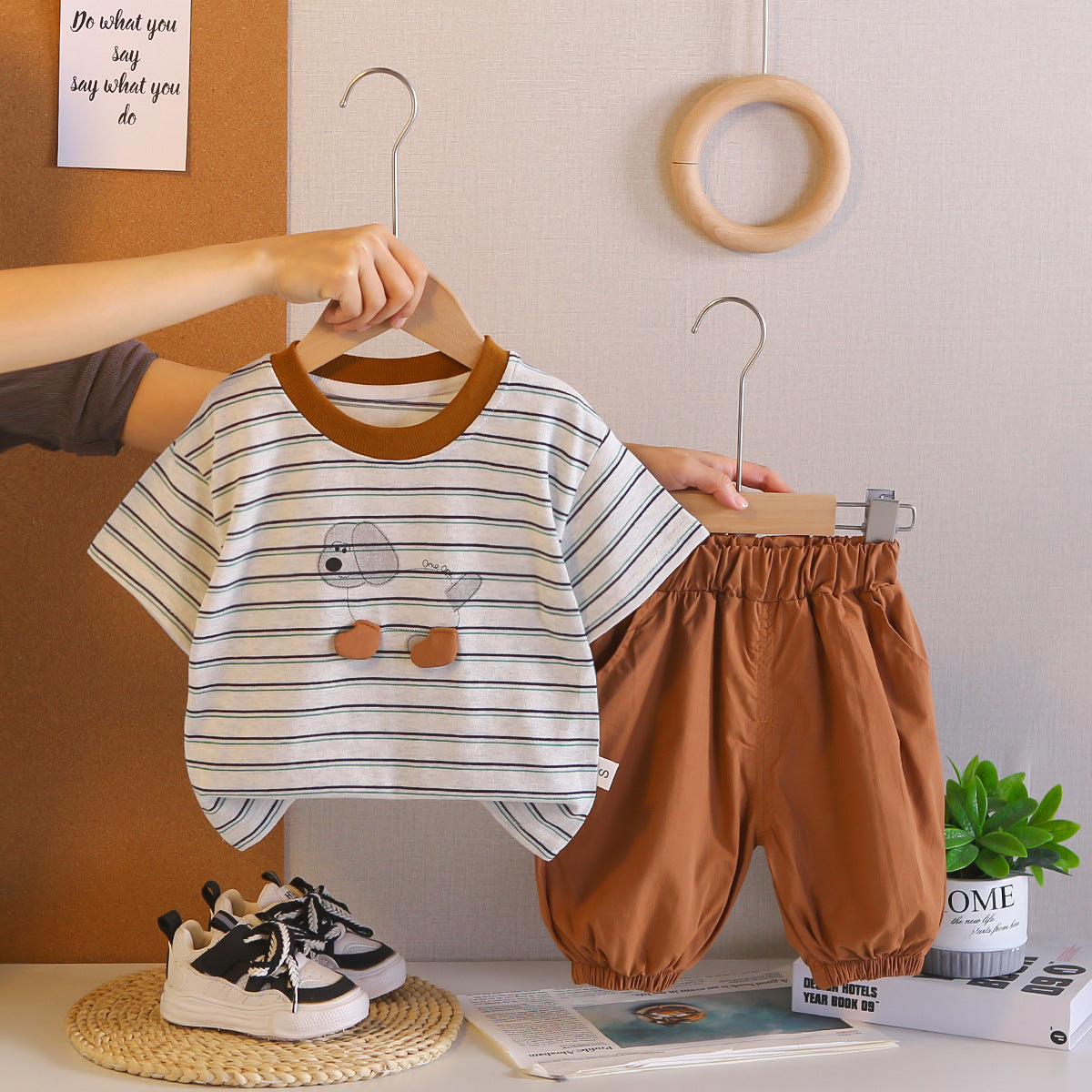 Casual striped short sleeved two-piece set for children in summer