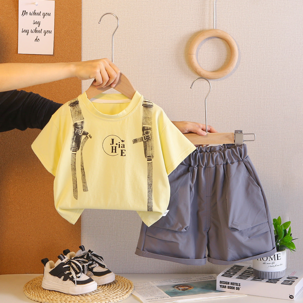 Casual short sleeved two-piece boys' clothing